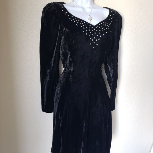 Black Vintage Velvet Dress with Rhinestones - Picture 3 of 5